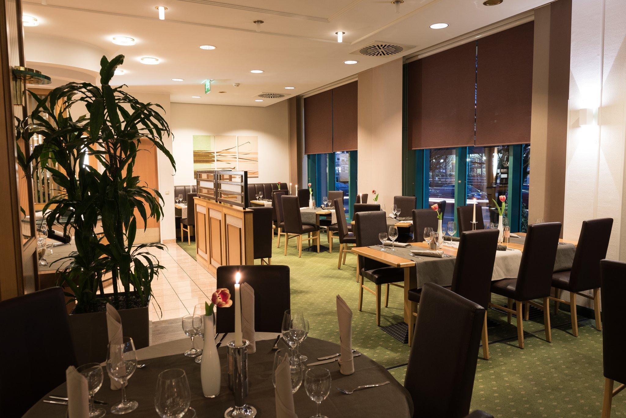 Hotel Four Centre
