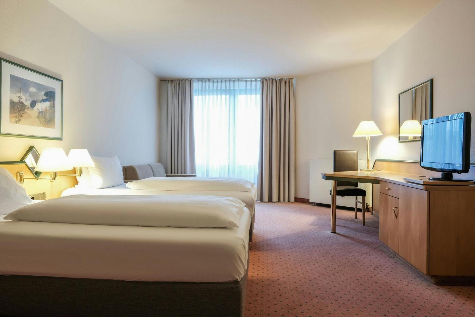 Four Centre Hotel