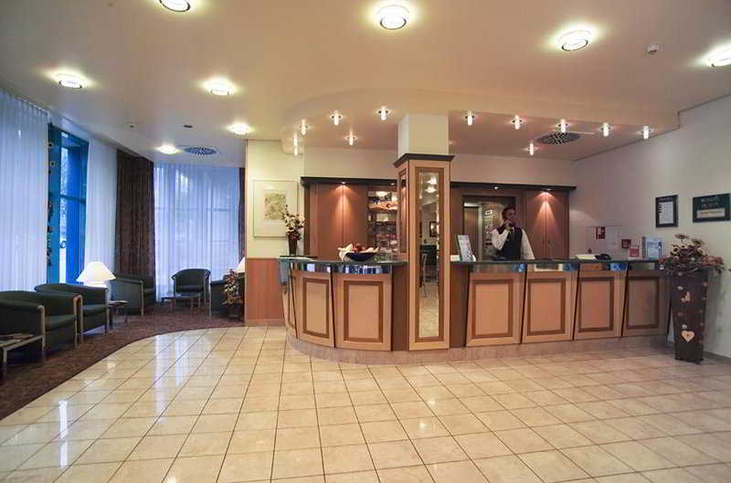 Four Centre 4*