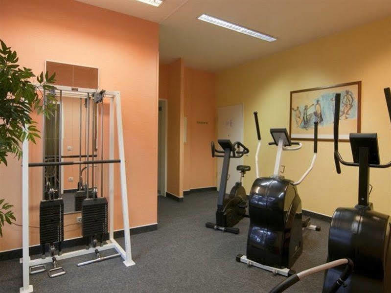 Four Centre Hotel