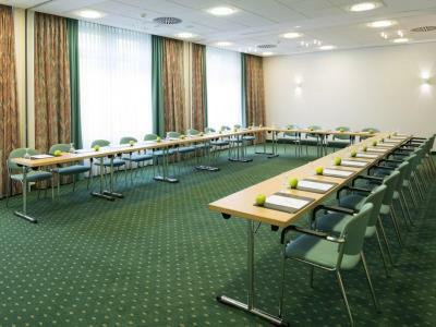 Four Centre Hotel 4*
